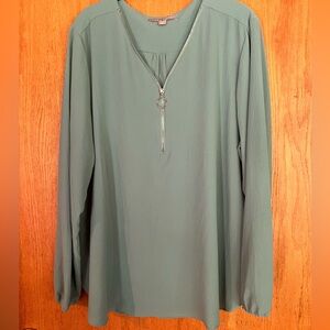 Valerie Stevens long sleeve size XL blouse with V-neck